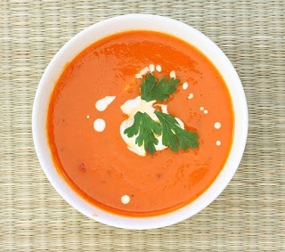 Zupa z opiekanych pomidorów i papryki
