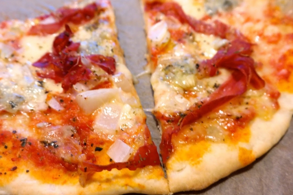 Pizza z gorgonzolą - PYSZNA !