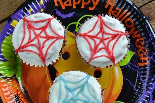 Marchewkowe muffiny-pajęczyny na Halloween