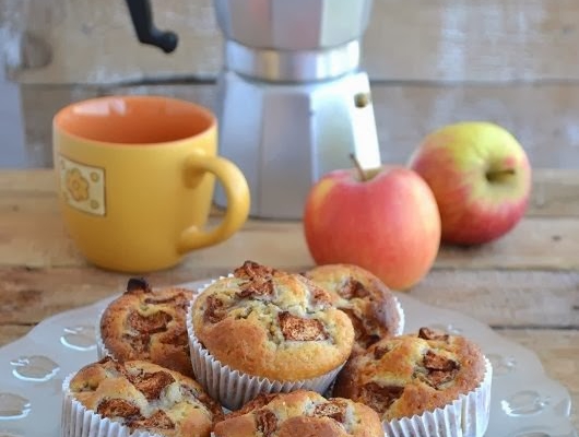 Muffiny z jabłkiem i cynamonem