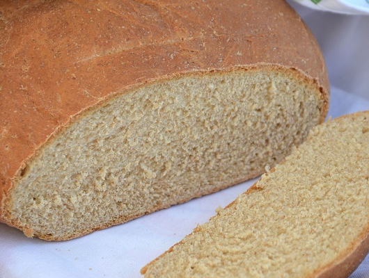 Chleb pszenny pełnoziarnisty na serwatce