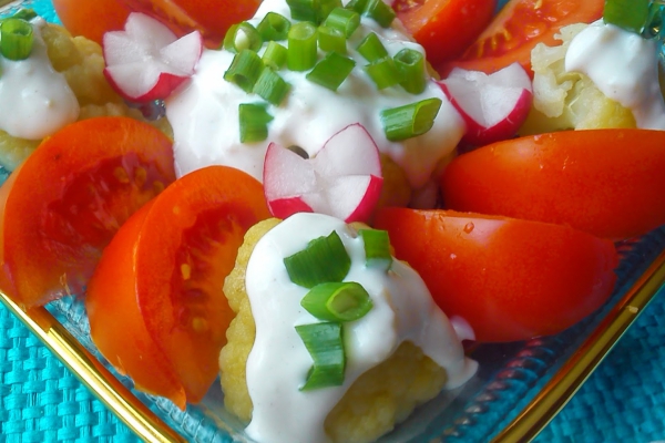 Warzywa z sosem czosnkowym