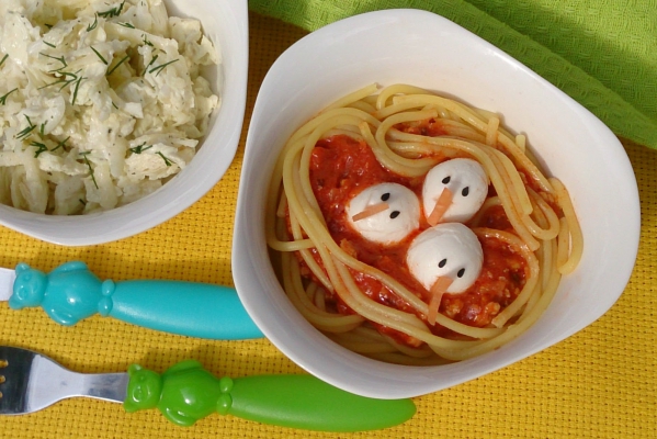 Spaghetti dla dzieci z łagodnym sosem pomidorowym  /mięso