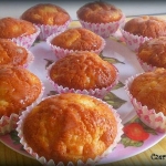 Muffiny z brzoskwiniami...