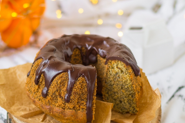 Babka pomarańczowa z makiem i czekoladą