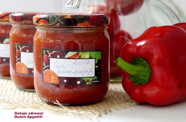 Pikantny sos pomidorowo - paprykowy do słoików na zimę