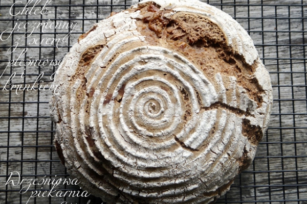 Chleb jęczmienny z serem pleśniowym i kminkiem - Wrześniowa piekarnia