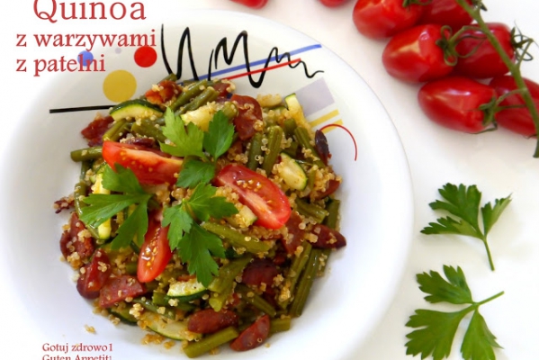 Quinoa z warzywami i chorizo z patelni