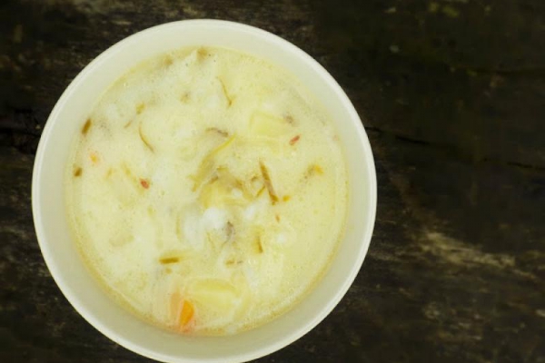 Zupa ogórkowa z ryżem i ziemniakami