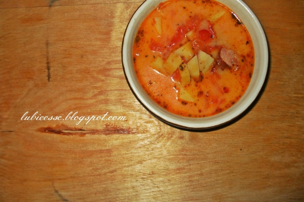 Zupa z pomidorami