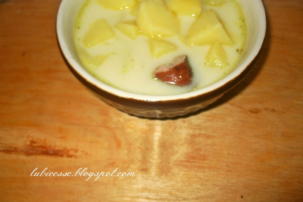 Szybka zupa z kapustą i kiełbaską