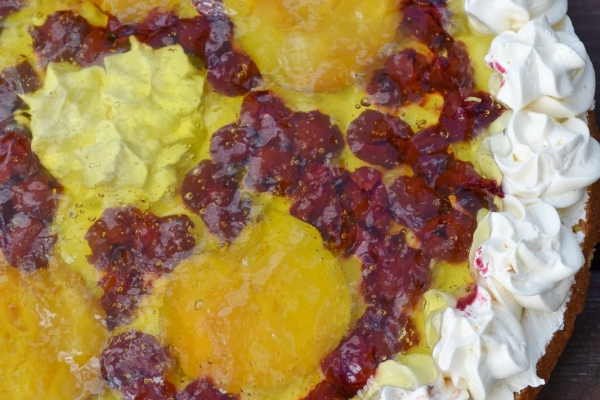 Zalewajka - ciasto z kremem i owocami