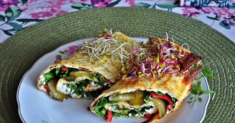 Wrap z serka wiejskiego i jajek (low carb, keto)