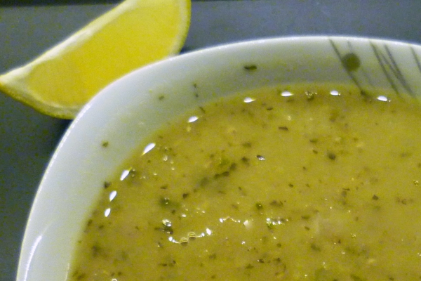 Zupa z zielonej soczewicy. Mercimek çorbası