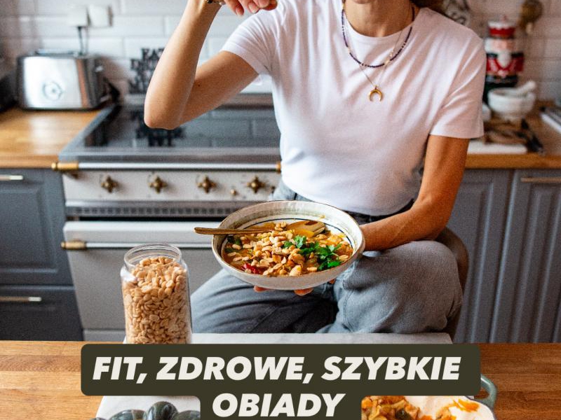 Kapusta pekińska słodko kwaśna z orzeszkami ziemnymi, fit obiad.