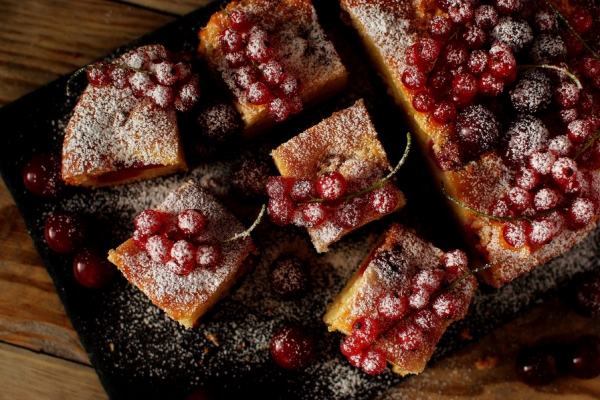 Ucierane muffinkowe ciasto z wiśniami i czerwoną porzeczką!