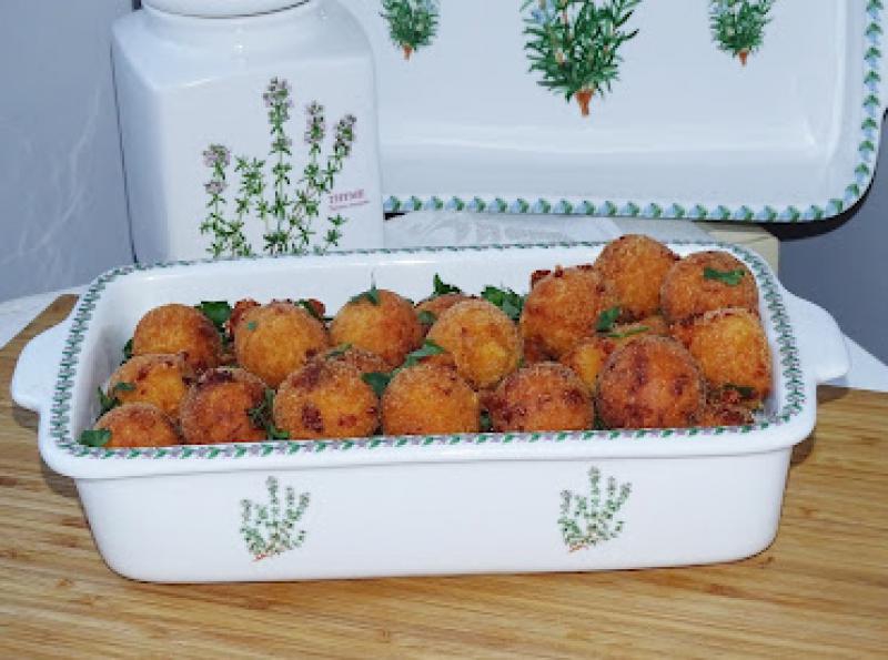 Serowe kuleczki ziemniaczane