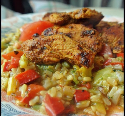 Kurczak w sosie sojowym z curry i ryż z warzywami