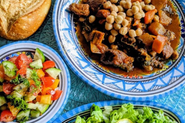 Tunezyjskie ragoût z indykiem i szpinakiem ( market khodra )