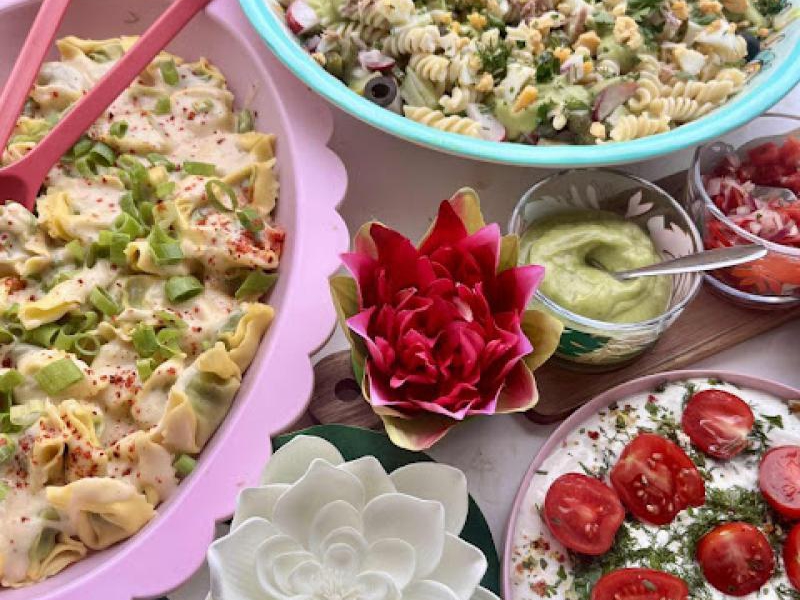 Pyszny obiad z tortellini al forno i  Nudelsalat