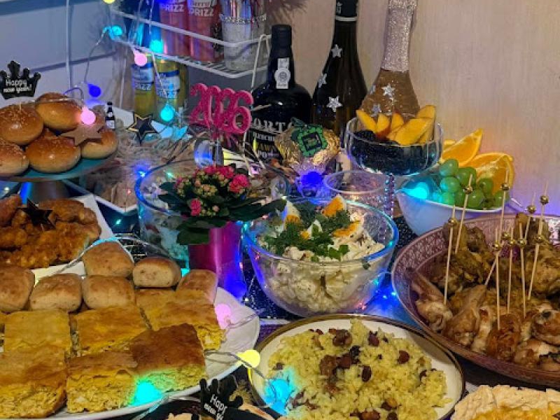 Sylwestrowy bufet na powitanie Nowego Roku 2026