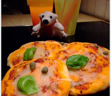 Mini pizza jako imprezowe lub domowe menu