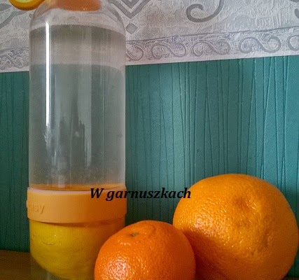 Woda smakowa - test butelki z wyciskaczem do cytrusòw
