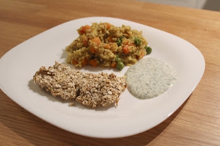 Obiad dietetyczny: Mintaj w płatkach owsianych z ryżem z warzywami