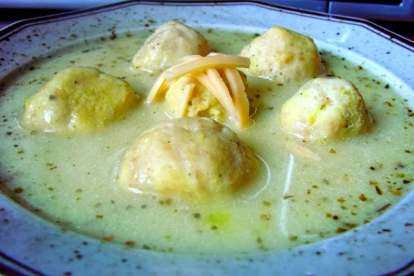 Zupa neapolitańska z pulpecikami drobiowymi