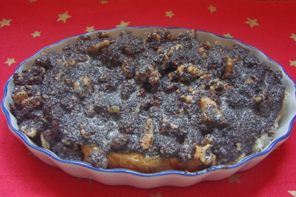 Bakaliowy deser wigilijny z chałką i makiem