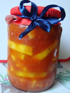 Cukinia w przecierze pomidorowym na zimę do słoików
