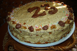 Tort miodowo- orzechowy