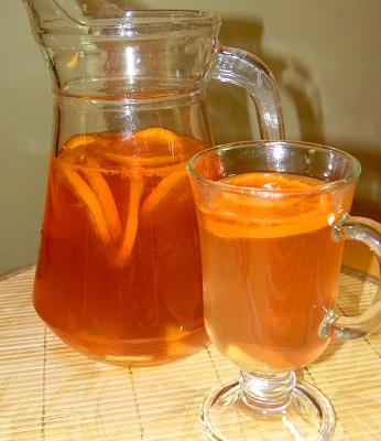 Energetyzujący napój z zieloną herbatą i imbirem