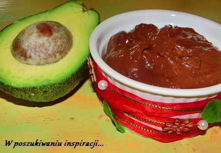 Krem czekoladowy z avocado i chili