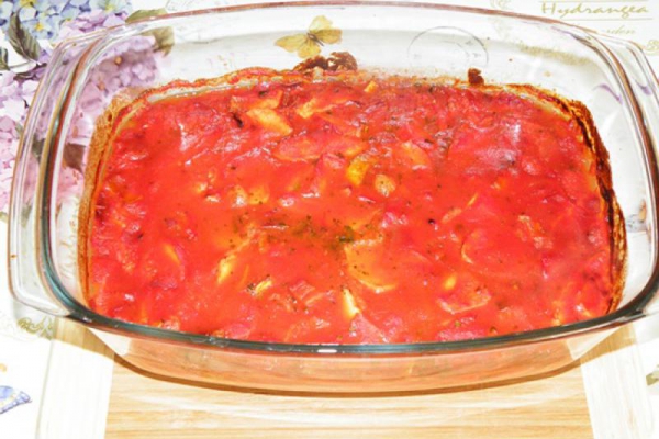 Schabowy z warzywami pod pomidorową pierzynką