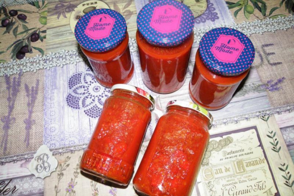 Sos (chutney) pomidorowo-paprykowy w słoiki na zimę