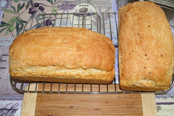 Pyszny domowy chleb na drożdżach – prosty i szybki przepis