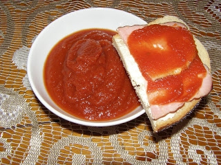 Ketchup - najlepszy,bo domowy :)
