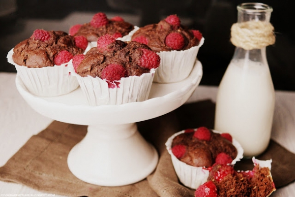 Bezglutenowe muffinki czekoladowe z malinami
