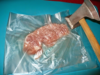 Ubijasz mięso na kotlety, co zrobić by nie nabrudzić?