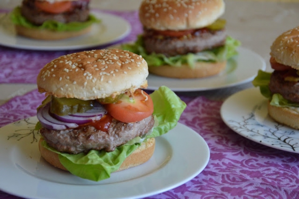 Amerykański hamburger - przysmak Deana Winchester a