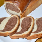 Biało-brązowy chleb na...