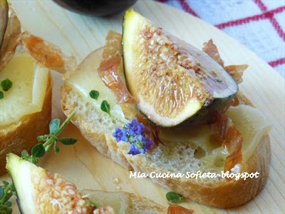 Wytrawna bruschetta ze swieżymi figami i serem