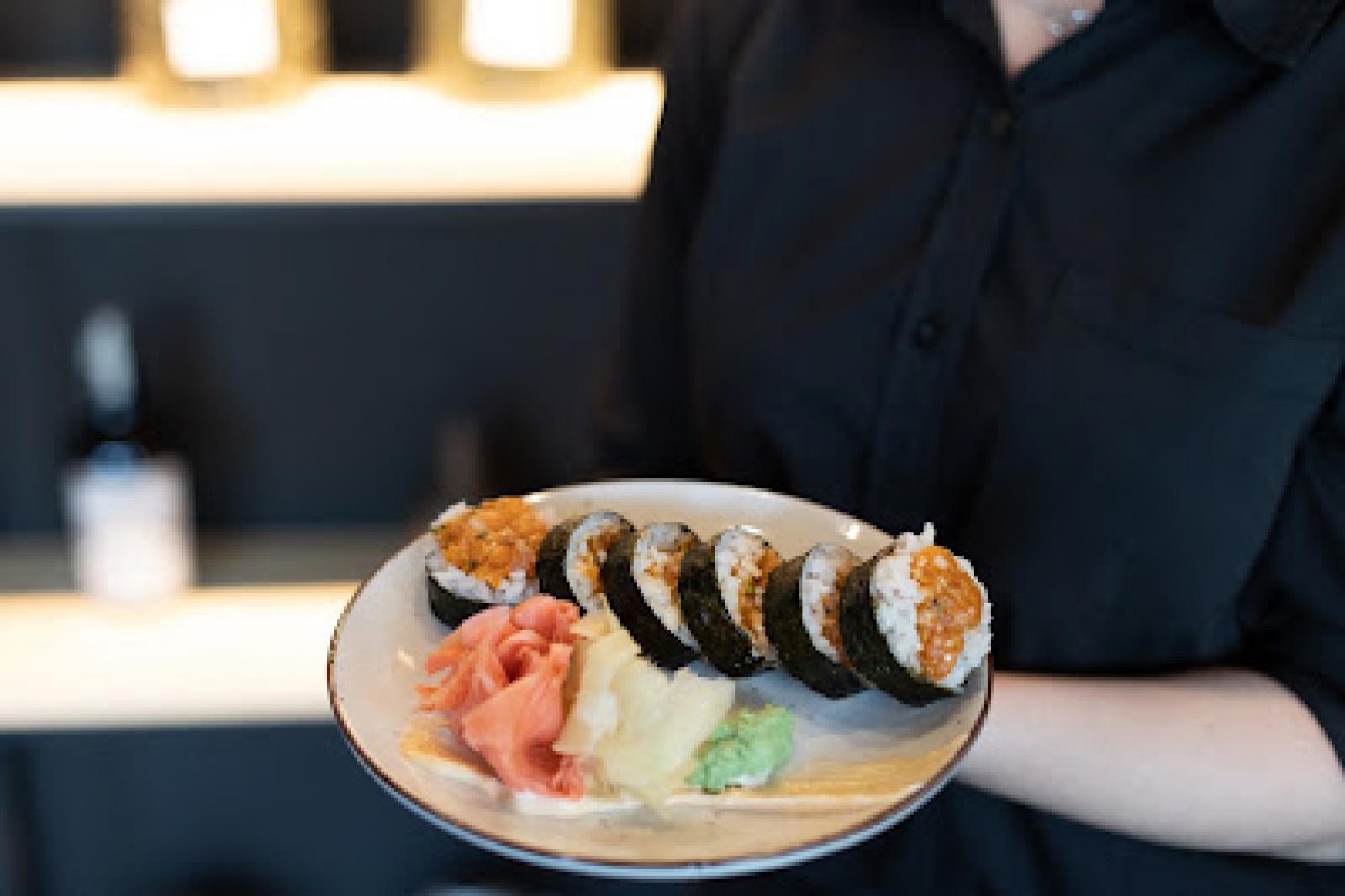 Jakie sushi wybrać dla osób, które próbują po raz pierwszy?