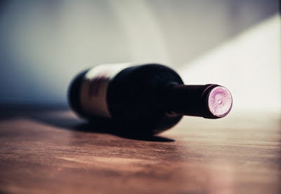 Czym różni się wino musujące od zwykłego prócz bąbelków?