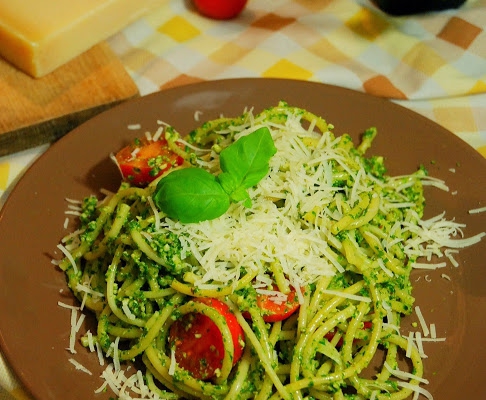 Spaghetti z pesto