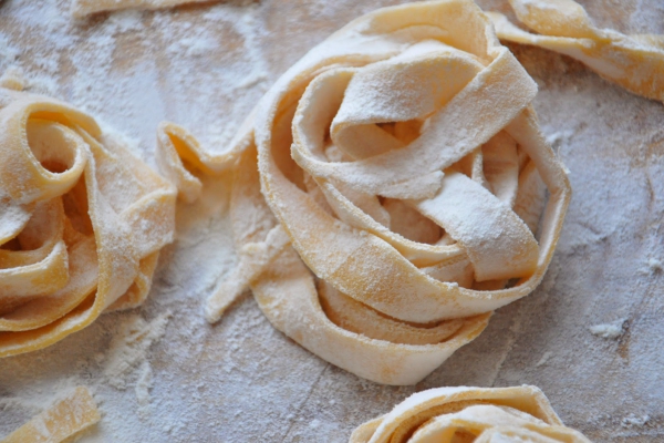 Makaron ręcznie robiony,włoski---Pasta fatta a mano, italian