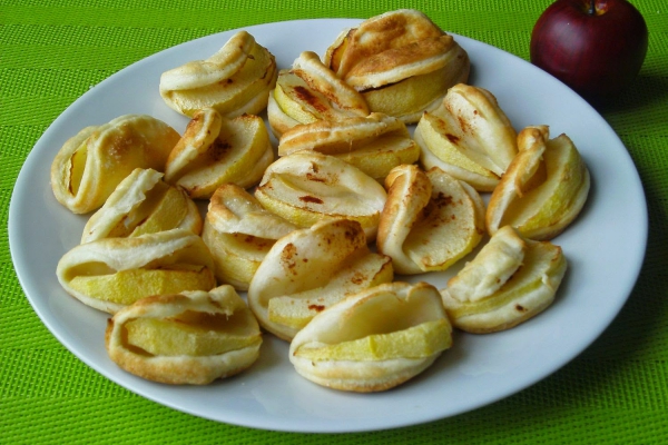 Ciasteczka francuskie z jabłkiem