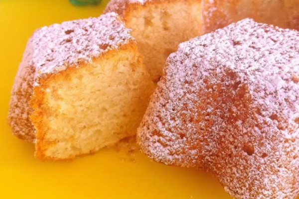 Babka waniliowo-cytrynowa / Vanilla Lemon Bundt Cake