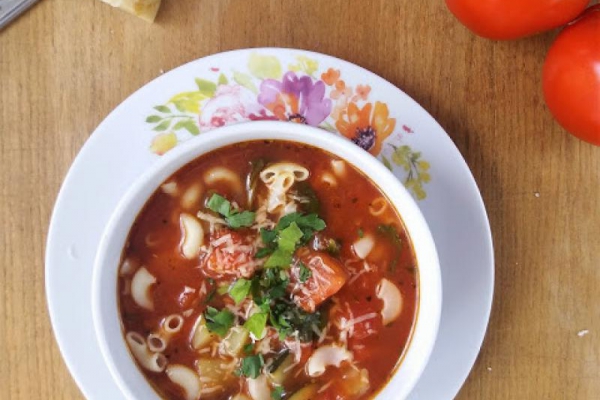 Włoska zupa pomidorowo-jarzynowa (Minestrone) / Minestrone Soup